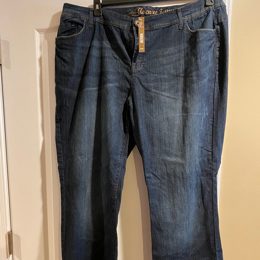 Avenue Jeans